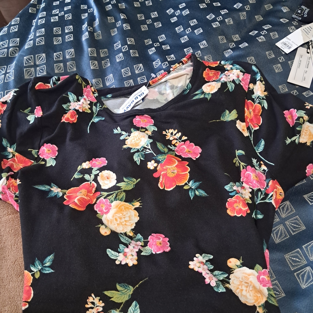 Women’s Black Floral Short Sleeve Top - Pink & Cream Blossoms - Picture 8 of 8